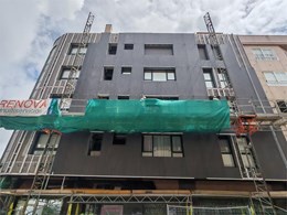 Fachada ventilada cerámico gran formato. Laureano Salgado 9, Baiona