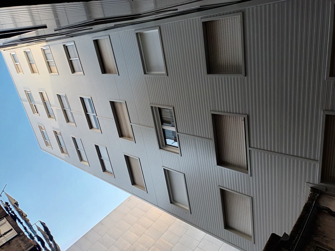 Fachadas con panel sándwich en Vigo